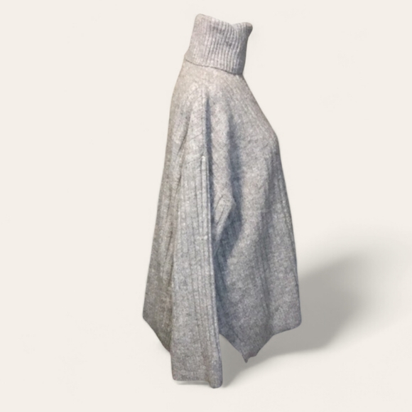 H&M Oversized Wool Blend Turtle Neck Ribbed Sweater in Gray Size Small - Picture 4 of 5